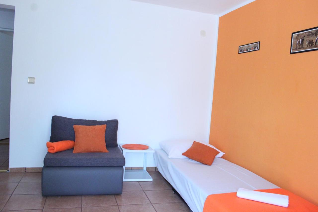 Apartmani Dienes Novi Vinodolski Bagian luar foto